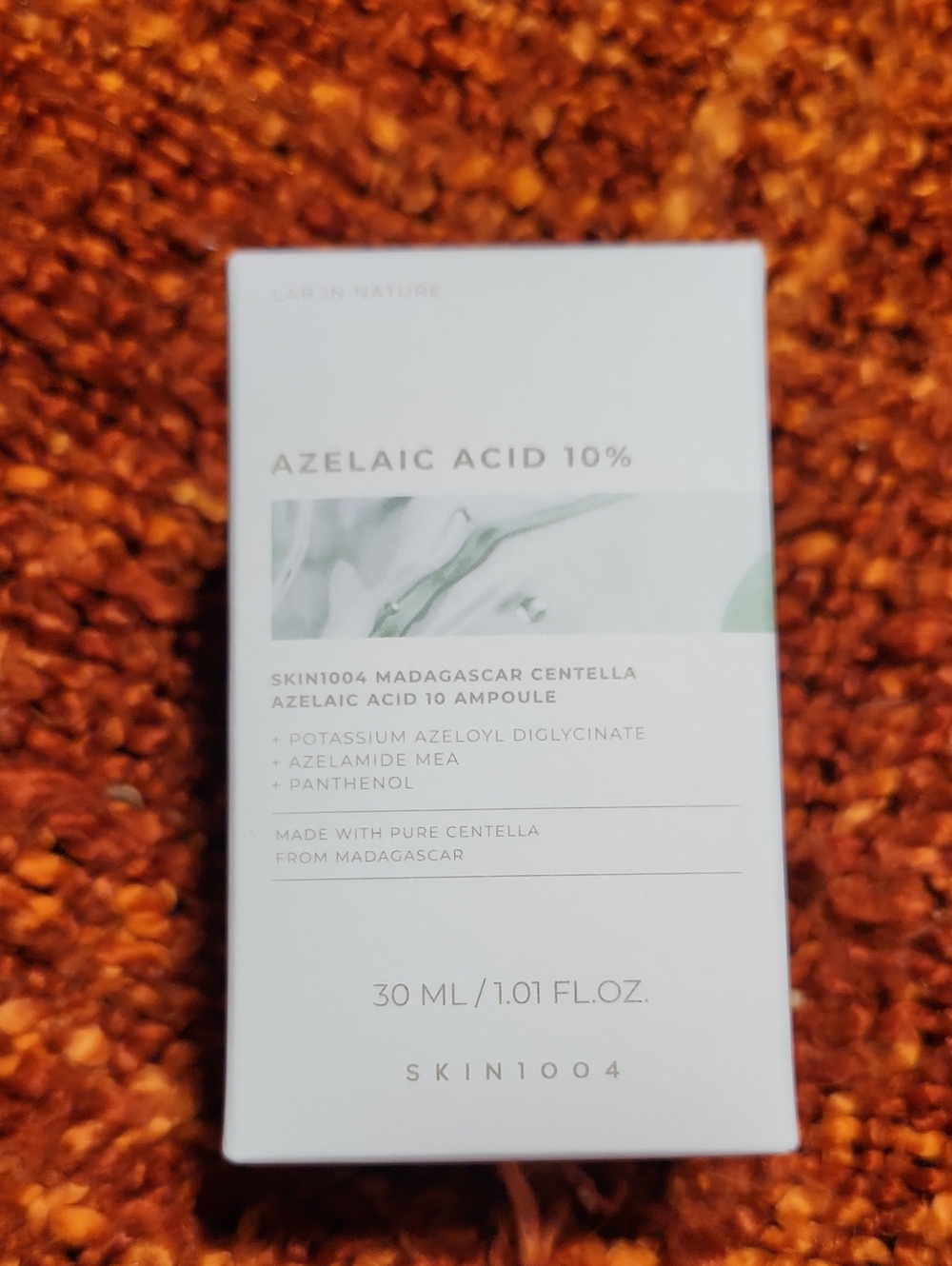 Azelaic Acid 10% Ampoule – White